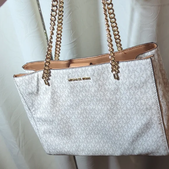 Michael Kors White Monogram Shoulder Bag - Picture 2 of 9